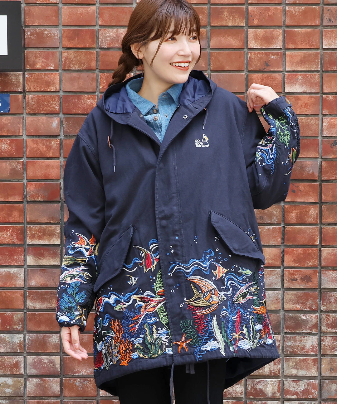 go slow caravan ライトキャンバスパネル刺繍モッズコート【WEB限定