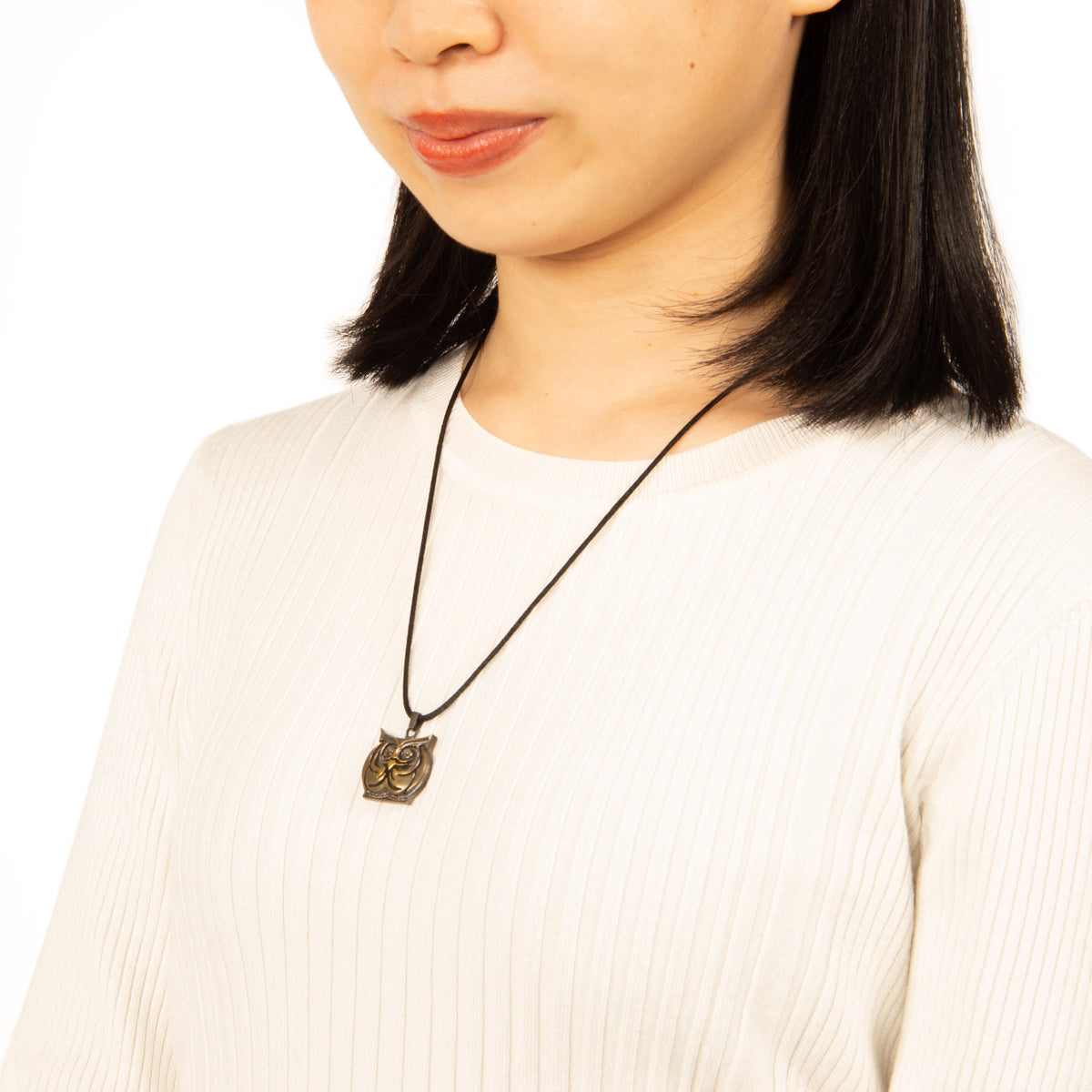 リコリス・リコイル』アラン機関のネックレス - Tokyo Otaku Mode