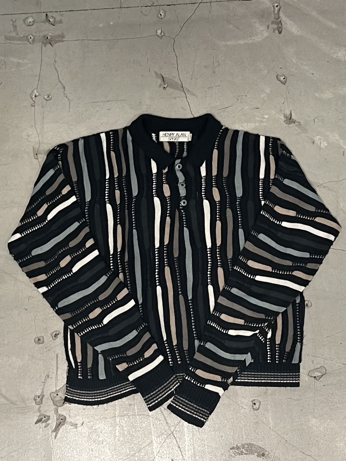 COOGI（クージー）柄ニットのおすすめスタイリング - ストアマガジン