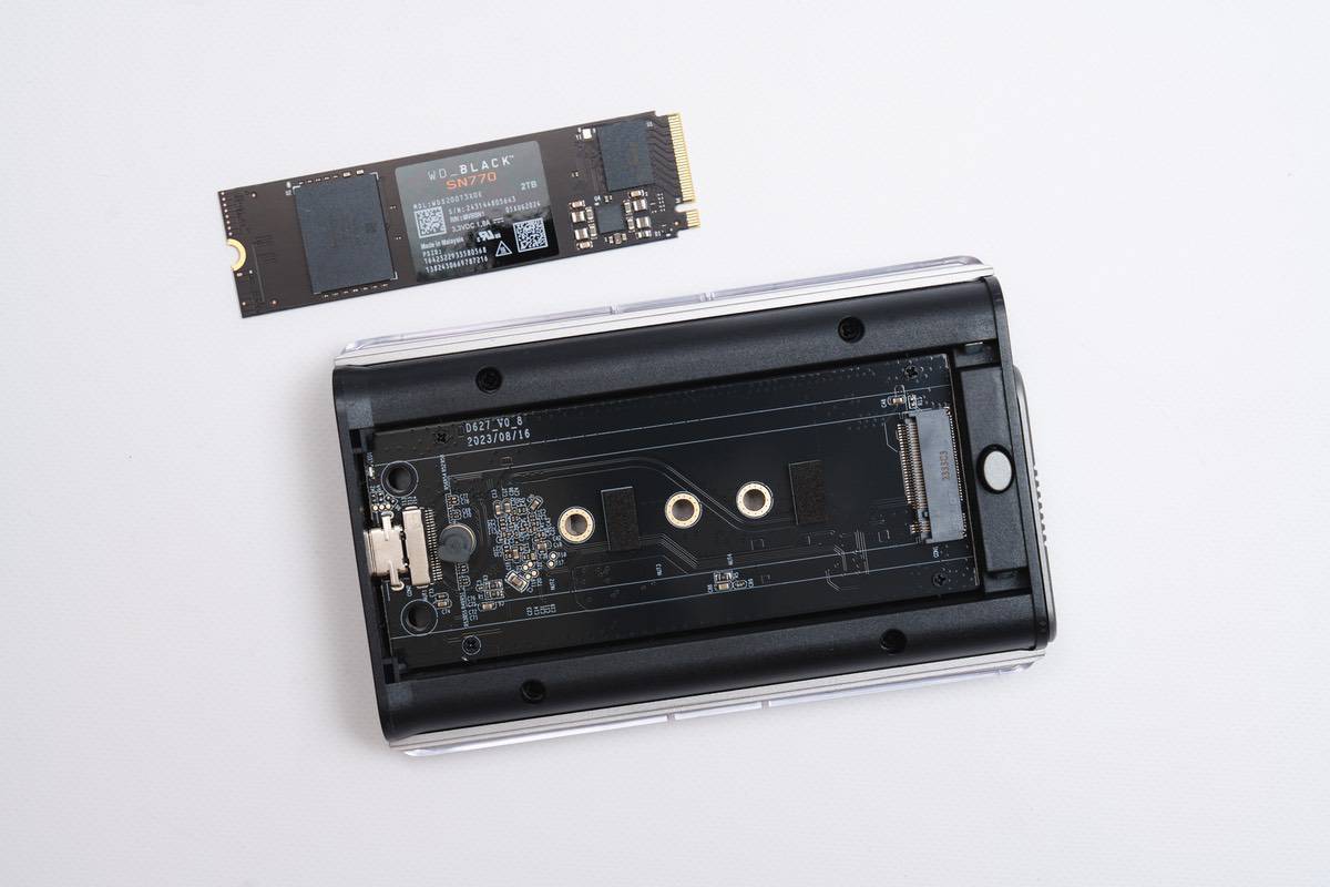 Satechi USB4 M.2 NVMe SSD Pro エンクロージャー レビュー | M4 Mac