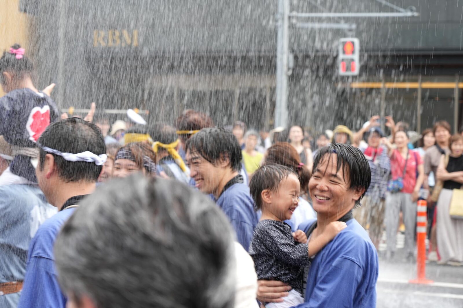 深川八幡祭り」 水かけ祭りとして知られる東京・深川の夏祭りの風景