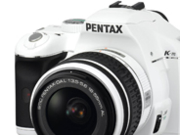 HOYA、ペンタックスのデジタル一眼「PENTAX K-m」に限定ホワイトモデル