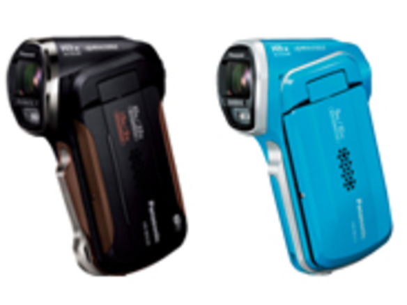 パナソニック、タテ型デザインのムービーカメラ--防水、防塵のタフネス