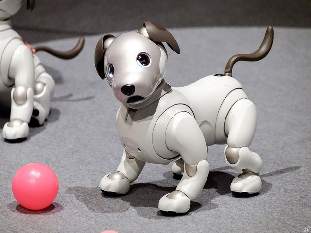 写真で見る新型「アイボ」--歴代モデルも振り返る - CNET Japan