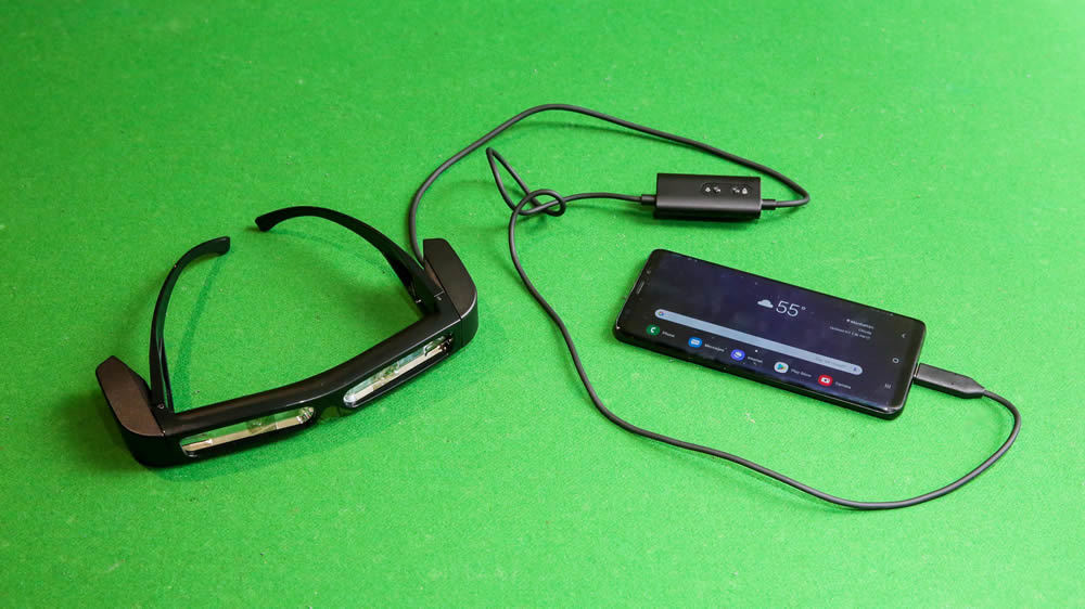 エプソン、スマホのセカンドスクリーンとして使えるスマートメガネを