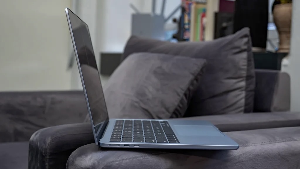 M4搭載「MacBook Air」（2025）レビュー 着実に性能向上、カメラも