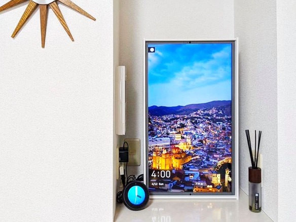 自宅で旅行気分が味わえるスマート窓「Atmoph Window 2」はテレワーク