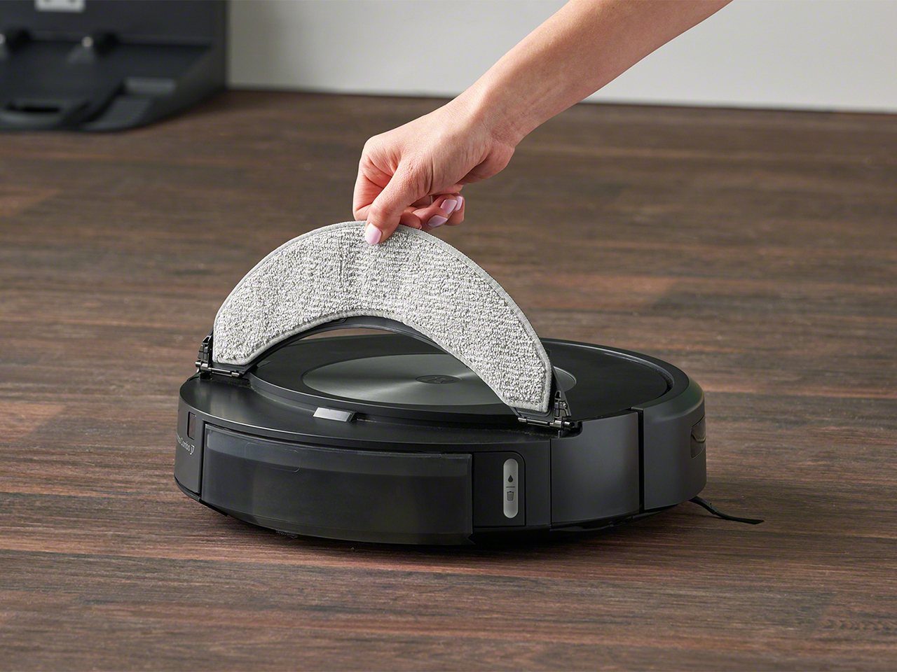 掃除機＋水拭きの2in1掃除ロボット「ルンバ コンボ j7＋」発売へ