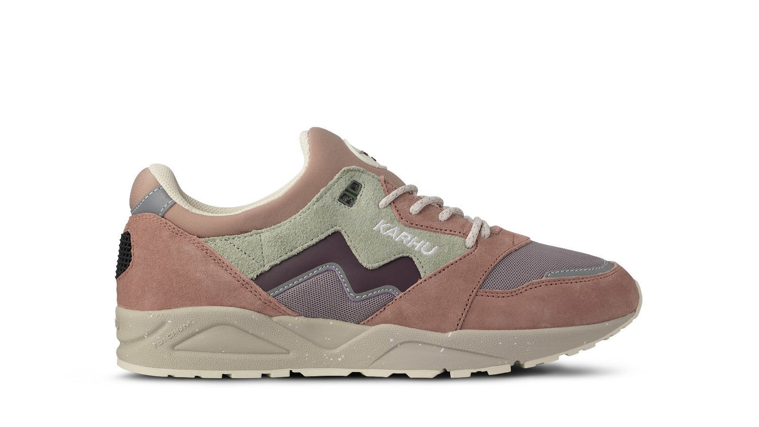 Karhu Aria 95 Cameo Rose / Blue Mirage - KH803125 Lifestyle