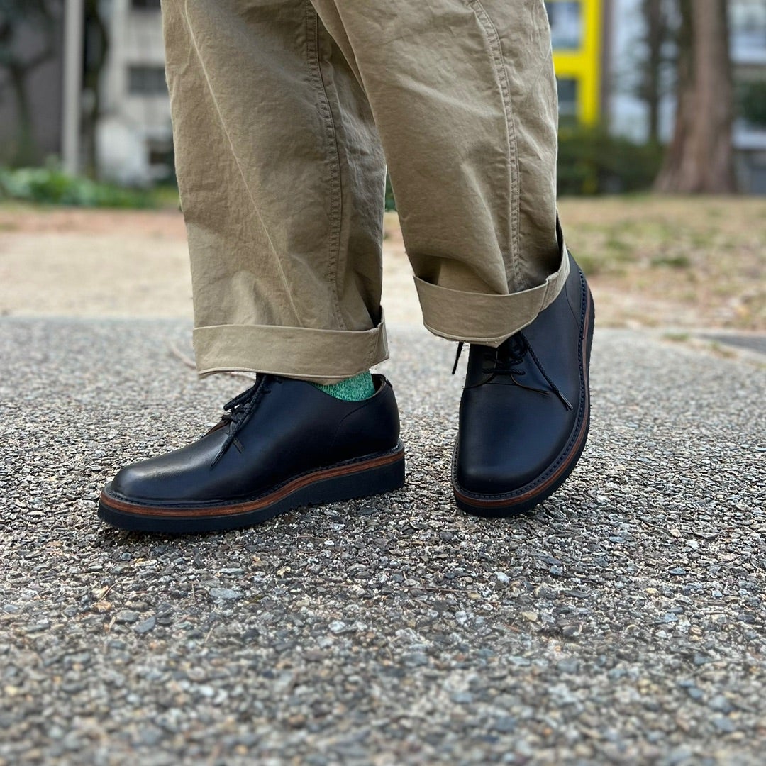 KOTOKA 一枚革ダービーメンズ たつのハンドワックスレザー Black（茶芯