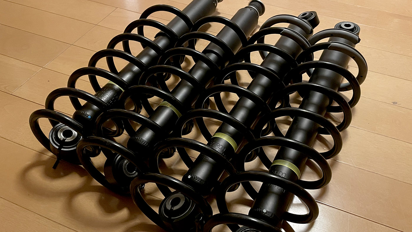 ジムニーJB23にJB64の新車外しスプリングとショックを流用で約1