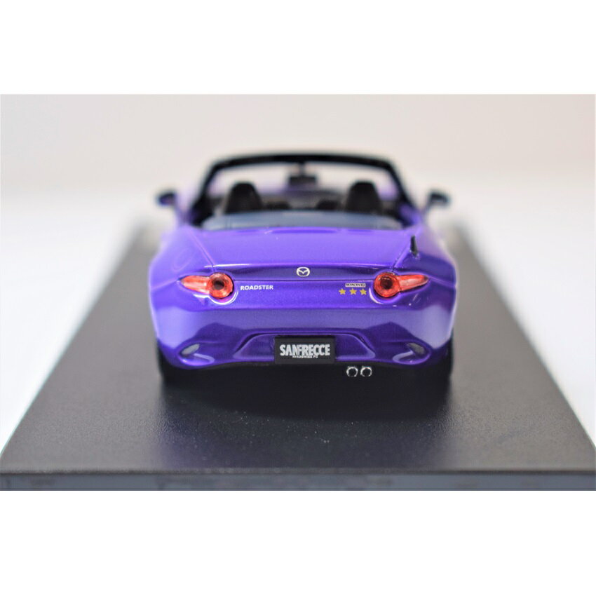 サンフレッチェ広島 30周年記念1/43スケールマツダロードスターND
