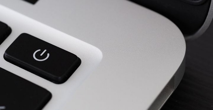 解決策：ASUS製ノートパソコンの電源が入らない