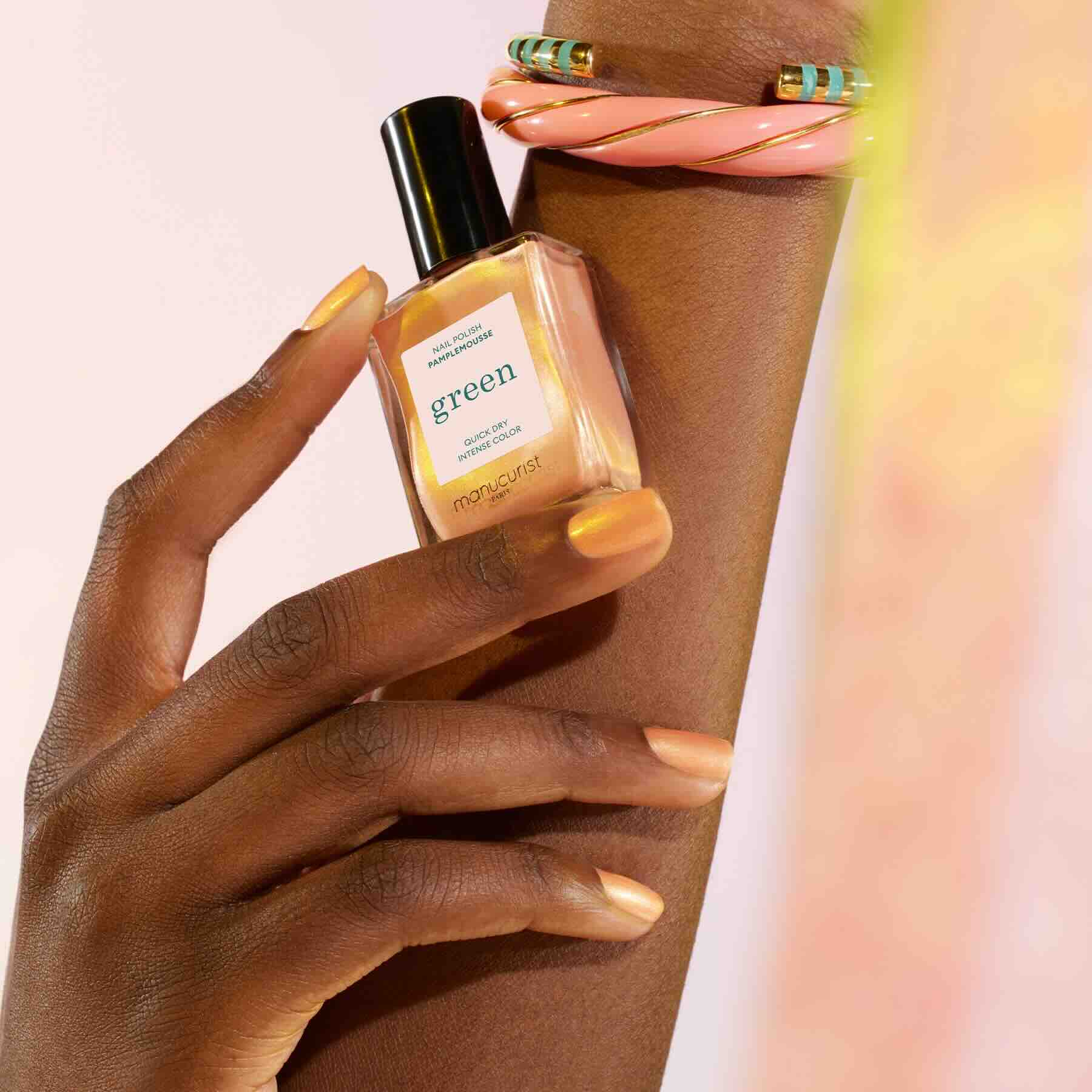 manucurist green（マニキュリスト グリーン） ナチュラル ネイル