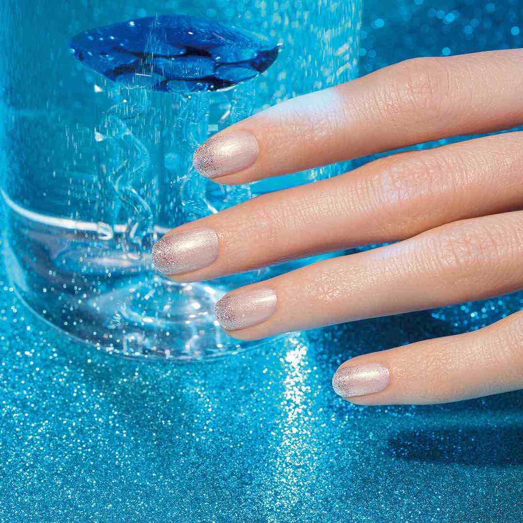 manucurist green（マニキュリスト グリーン） ナチュラル ネイル