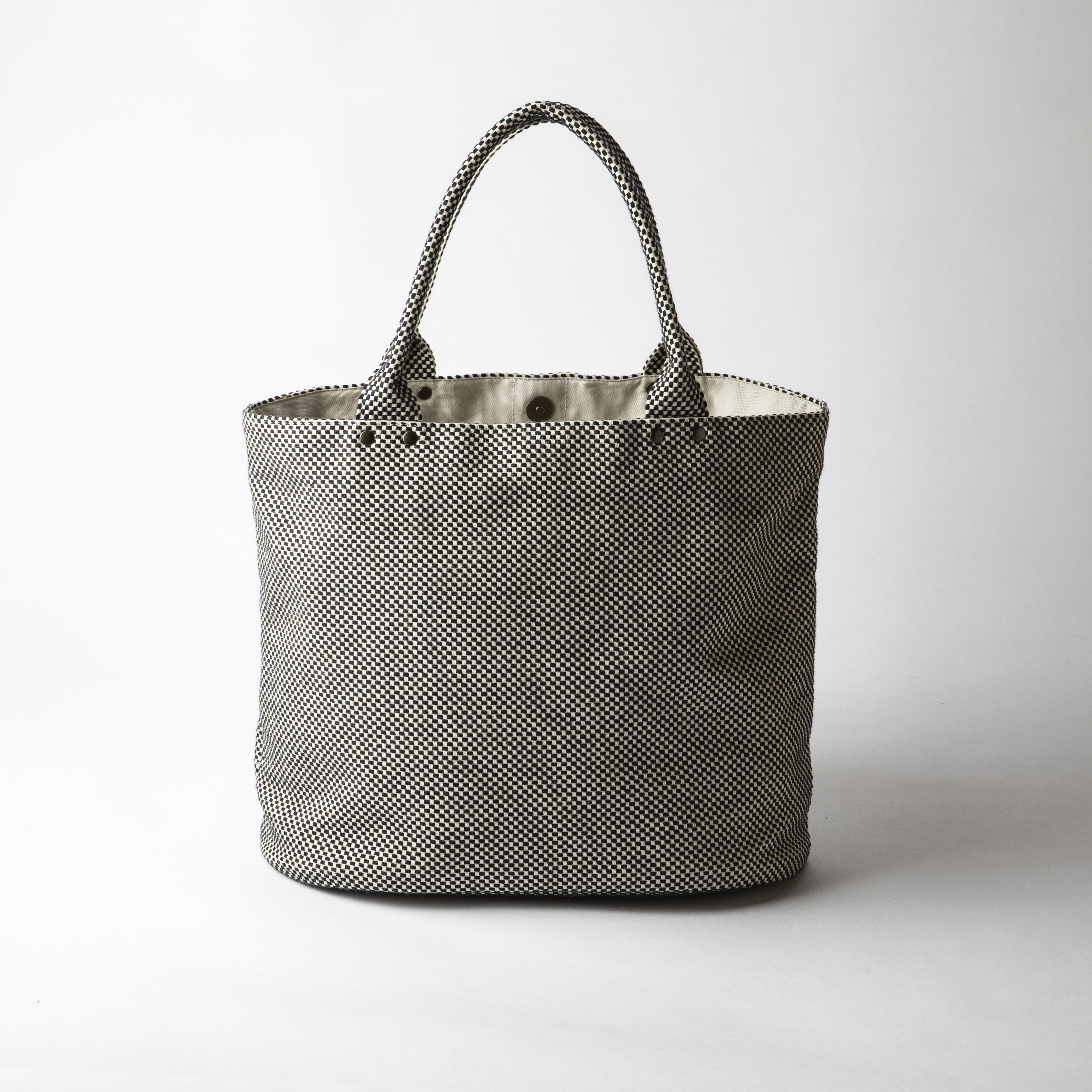 sasicco バケット 白と黒の市松 | 三河木綿 刺子織 | タネイ | 柔道着