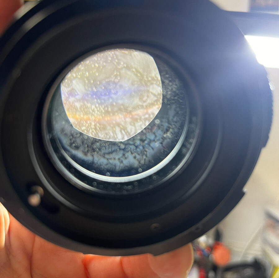 MAMIYA-SEKOR C 80mm f/1.9】レンズカビ取り修理清掃はできる？料金は