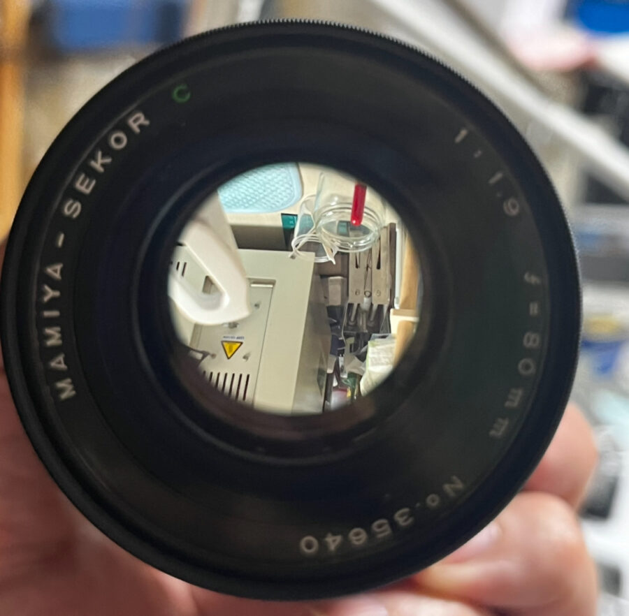 MAMIYA-SEKOR C 80mm f/1.9】レンズカビ取り修理清掃はできる？料金は