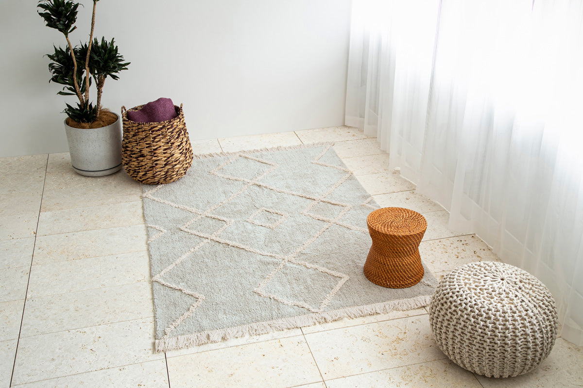 角形ラグ – KANADEMONO