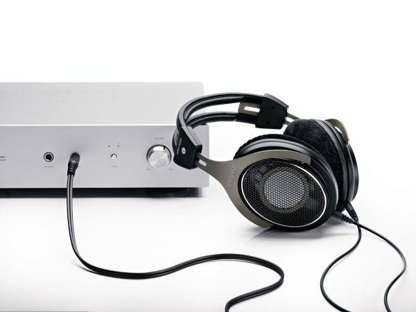 SRH1840 - Shure | 完実電気株式会社 | KANJITSU DENKI CO.,LTD