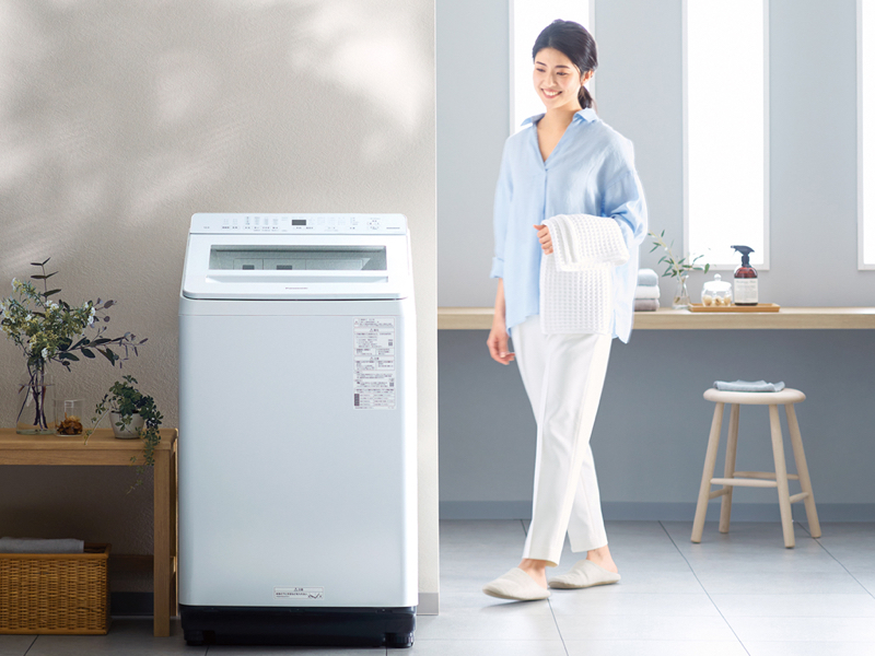 パナソニック、洗剤自動投入の全自動洗濯機。フタを閉めても残量が
