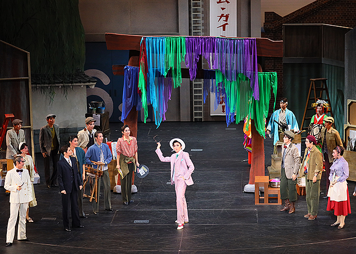 ギャラリー | 月組公演 『今夜、ロマンス劇場で』『FULL SWING