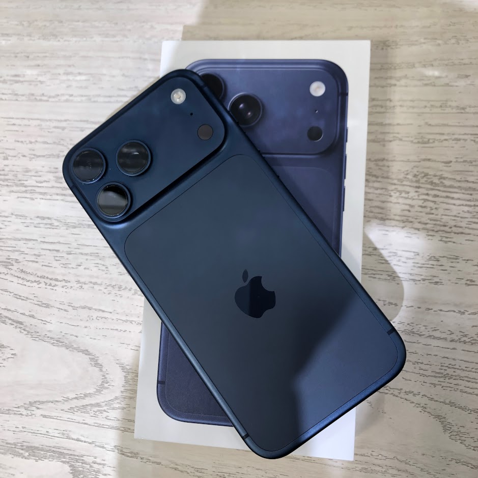 SIMロック解除(au) iPhone17ProMax 256GB ディープブルー MFYA4J/A