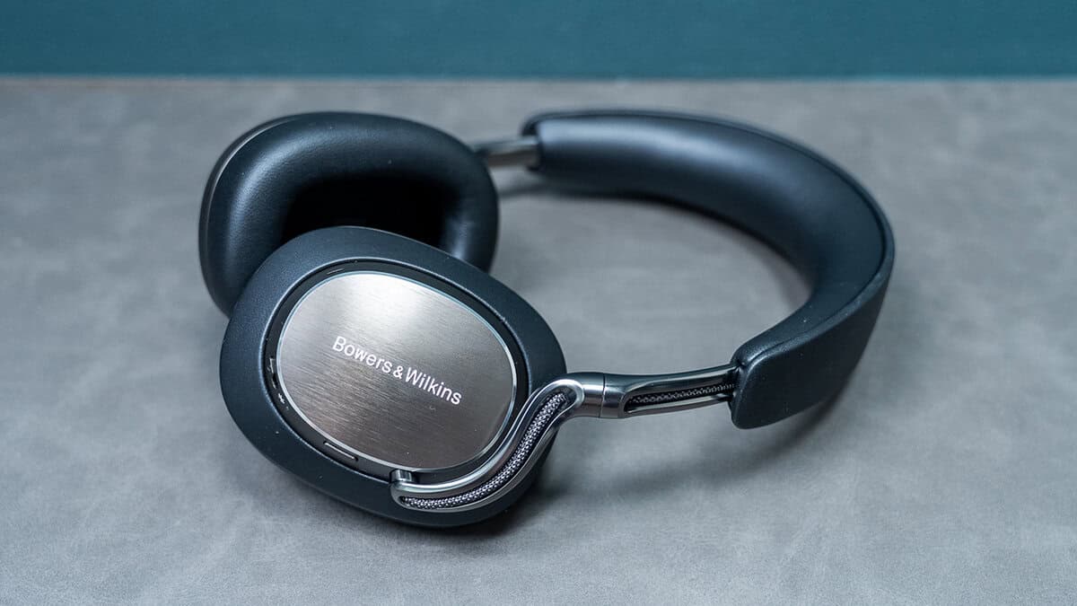 このヘッドホンを待っていた！Bowers & Wilkinsのハイエンドワイヤレス