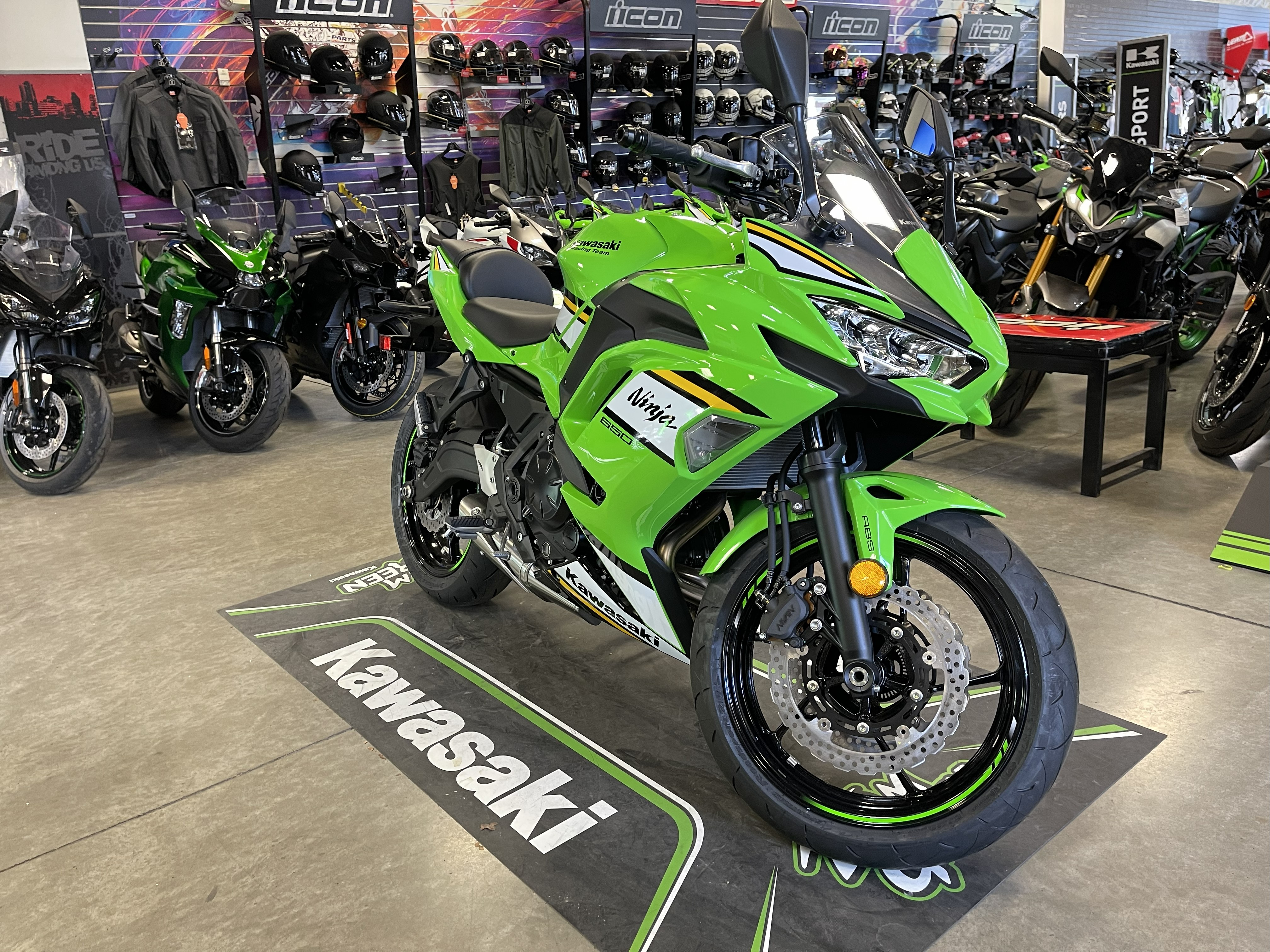 2025-KAWASAKI-Ninja-650-KRT-Edition-ABS-Lime-Green/Ebony/Pearl