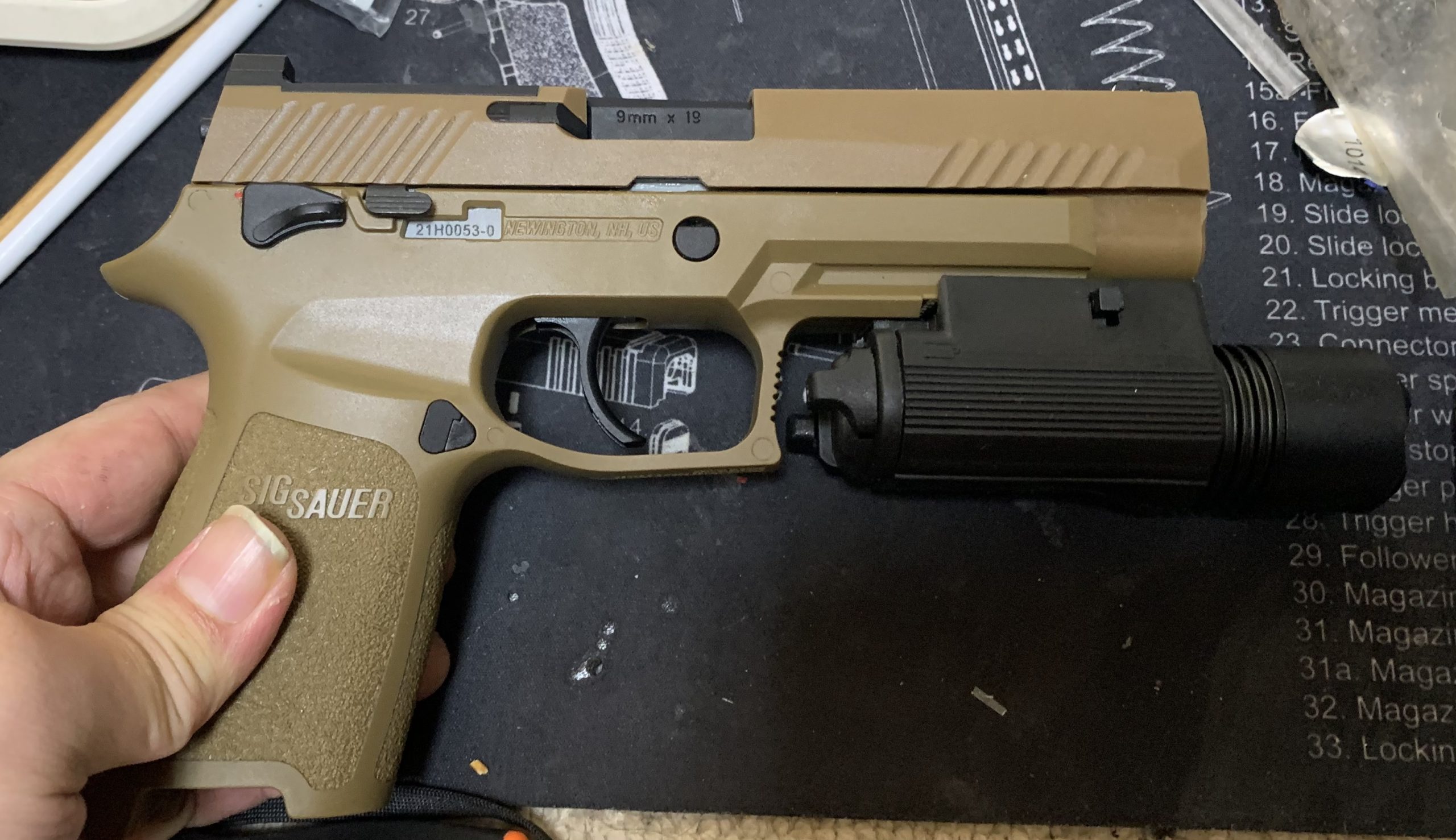 LAYLAX SIGSAUER M17 CO2GBB カスタムその1（P320)