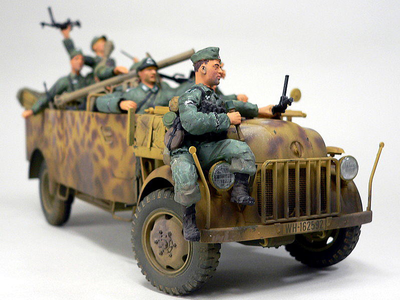シュタイヤー1500A/01 ドイツ軍大型軍用乗用車 タミヤ 1/35 組立と塗装