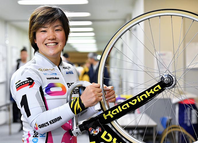 ガールズケイリン8選手が“アイスウォッチ”と期間限定コラボ！ | 競輪
