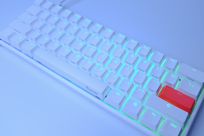 Ducky One 2 Miniレビュー：ピンク軸のスコスコ感が良い！小さくて