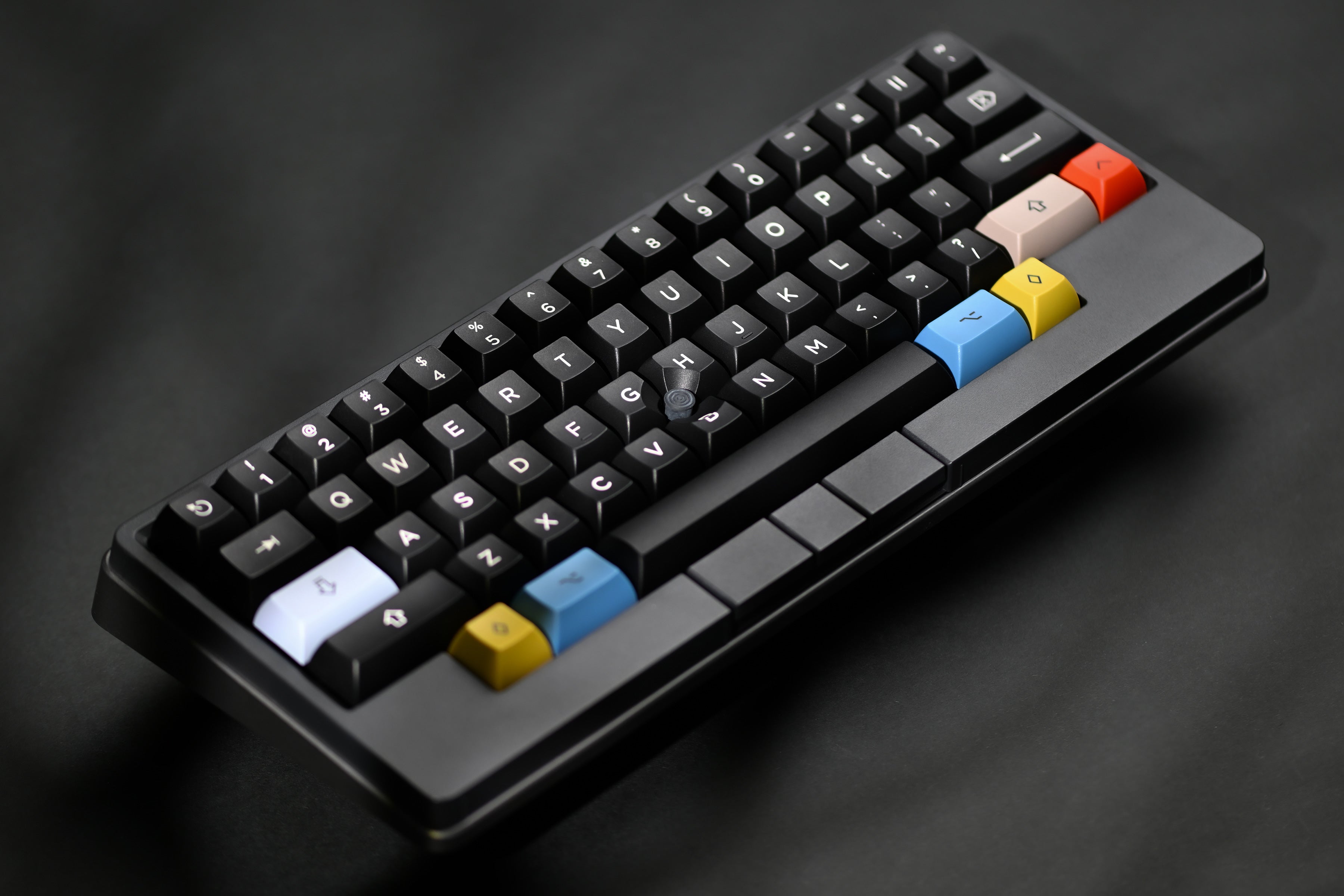 KAT White on Black Thickened Double Shot PBT Keycaps|Keyreative