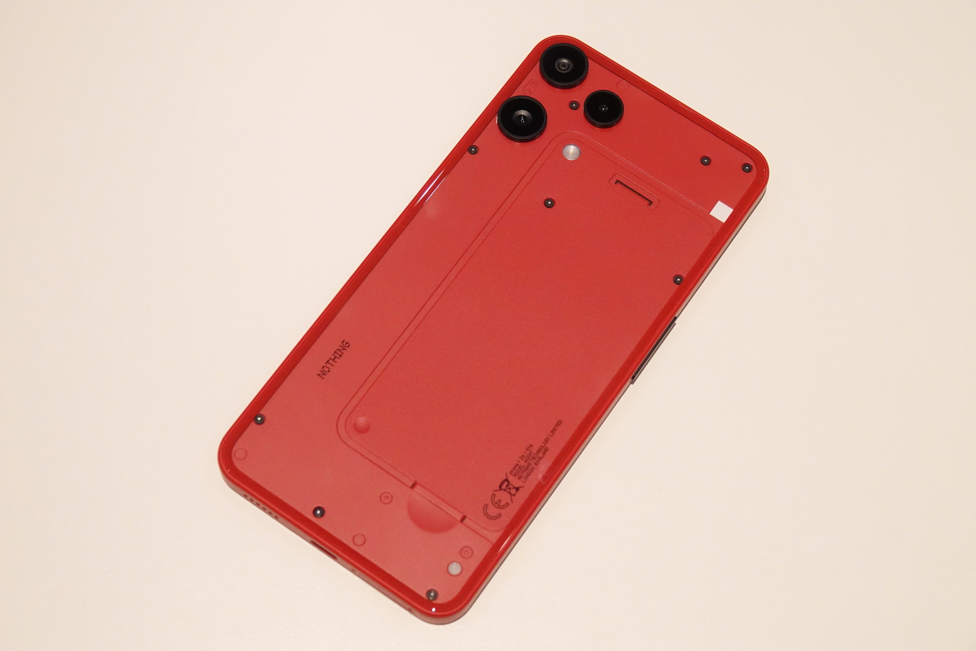 楽天モバイル、「Nothing Phone (3a) Lite」発売 限定色“レッド”も登場