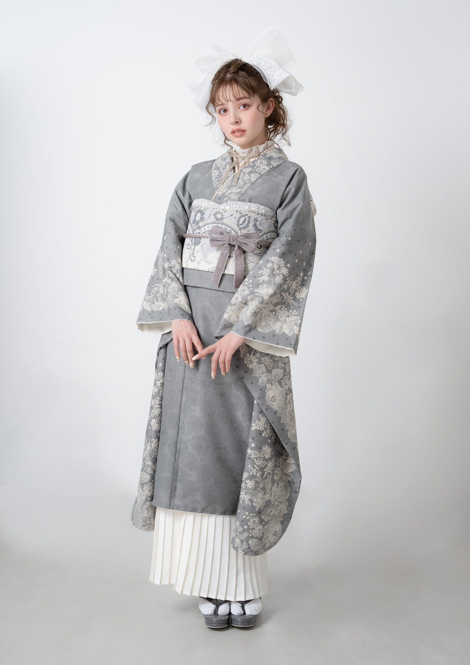 振袖ネットレンタル：くすみグレーにリボン】白のレース風模様/KH-396