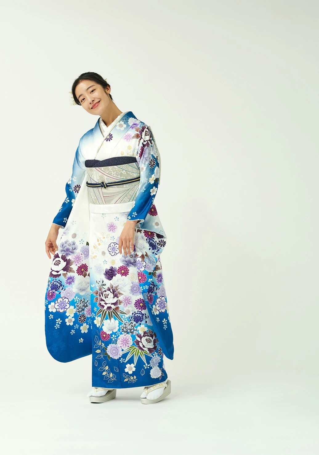 振袖／晴天の中で／白青 | 振袖レンタル·購入や成人式の着付けは