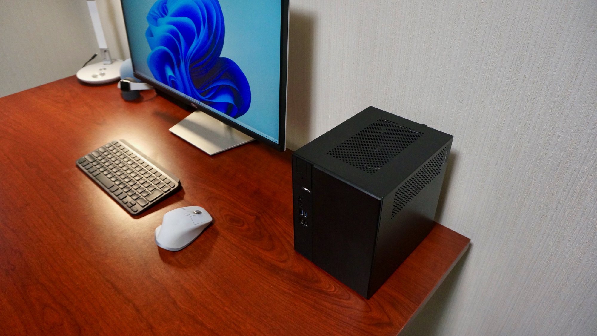 レビュー】DeskMeet X300とRyzen 5 5600で組むメリット・デメリット