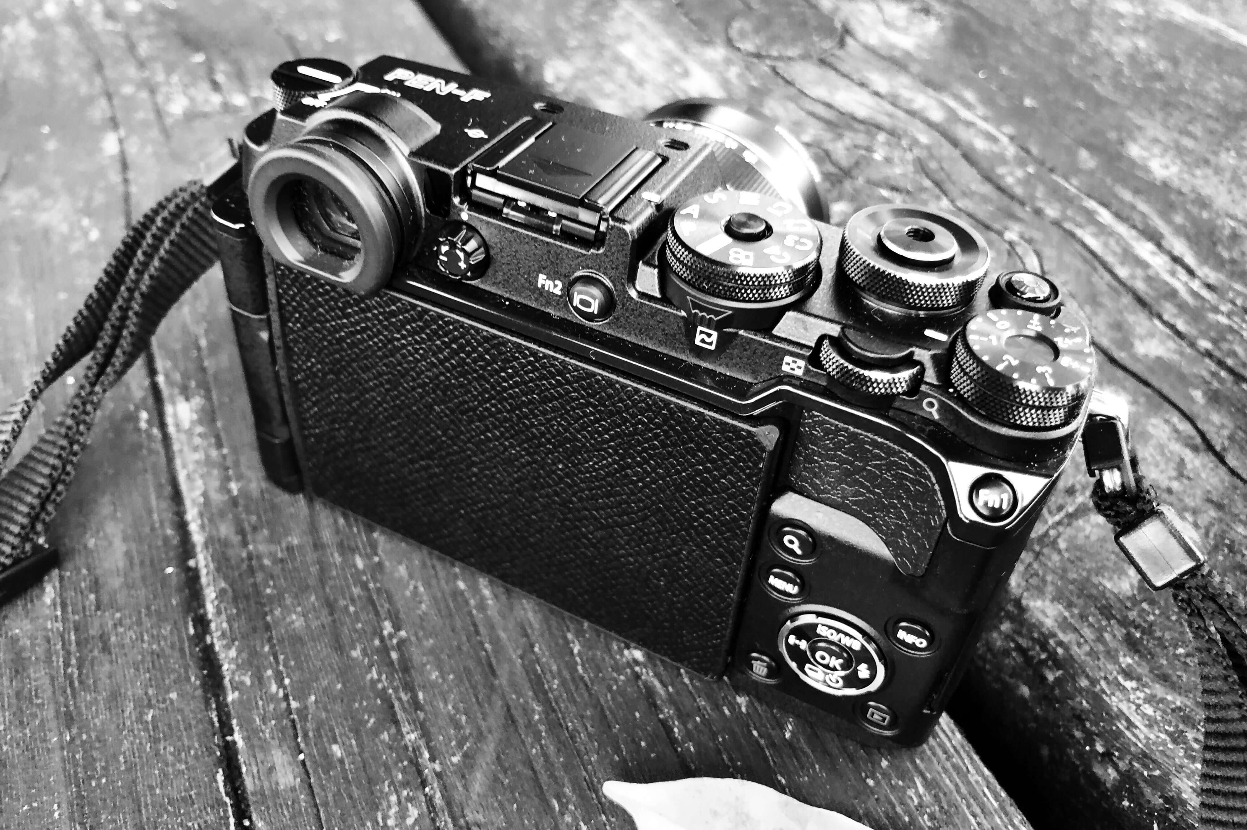 マイクロフォーサーズは、いまこそコンパクトなレトロスタイル機を出す