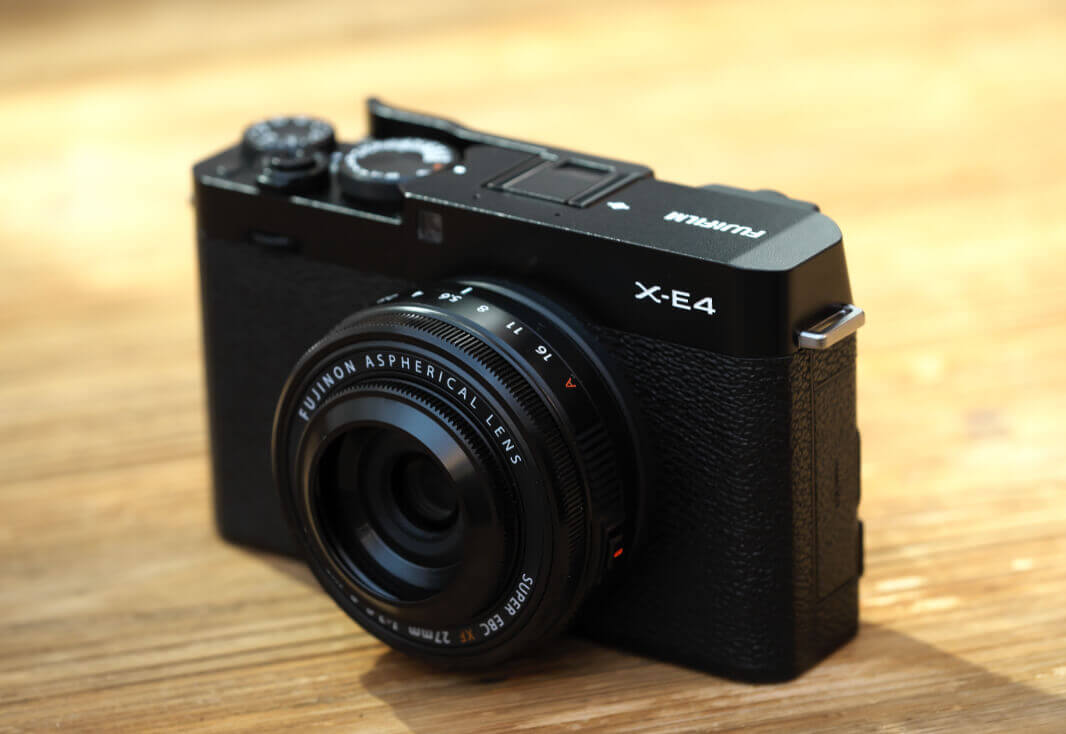 究極のスナップシューターかもしれないね、FUJIFILM X-E4。｜記憶カメラ
