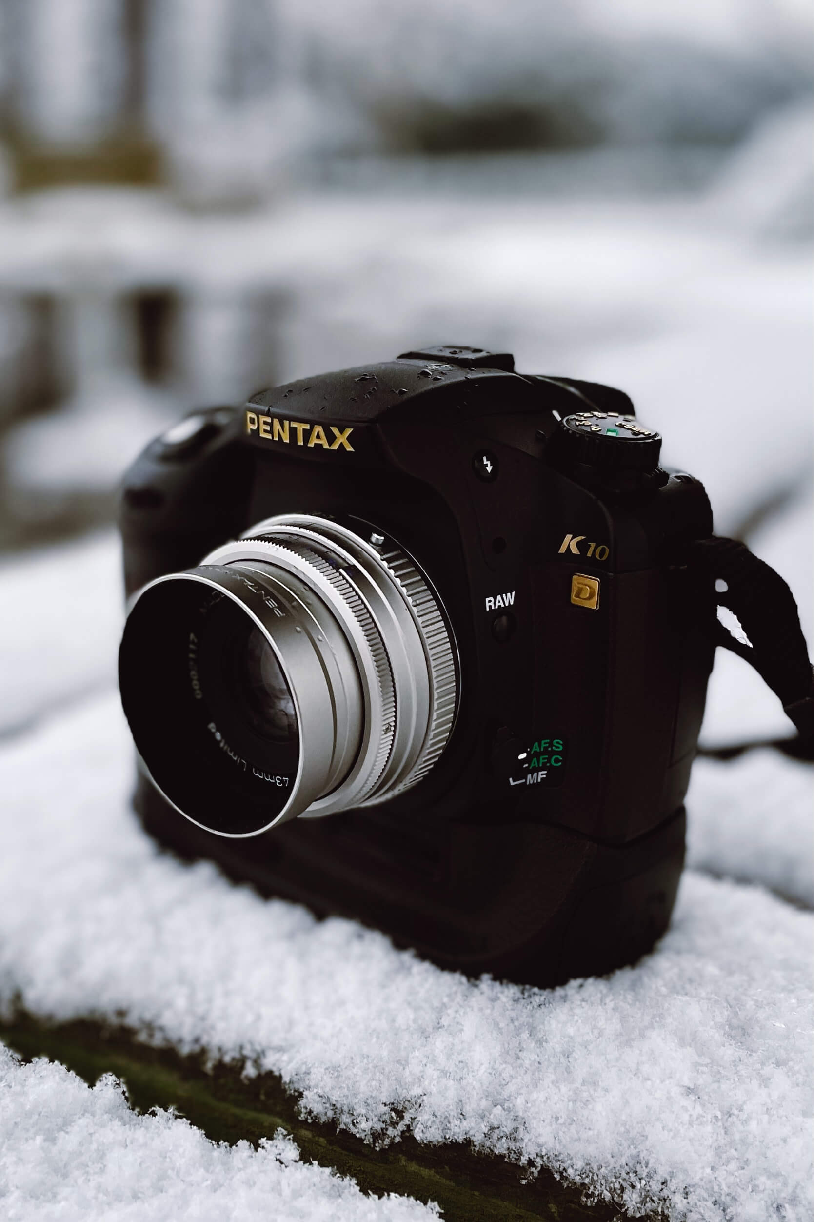 驚くほど普通に使える17年前発売のPENTAX K10D グランプリパッケージ