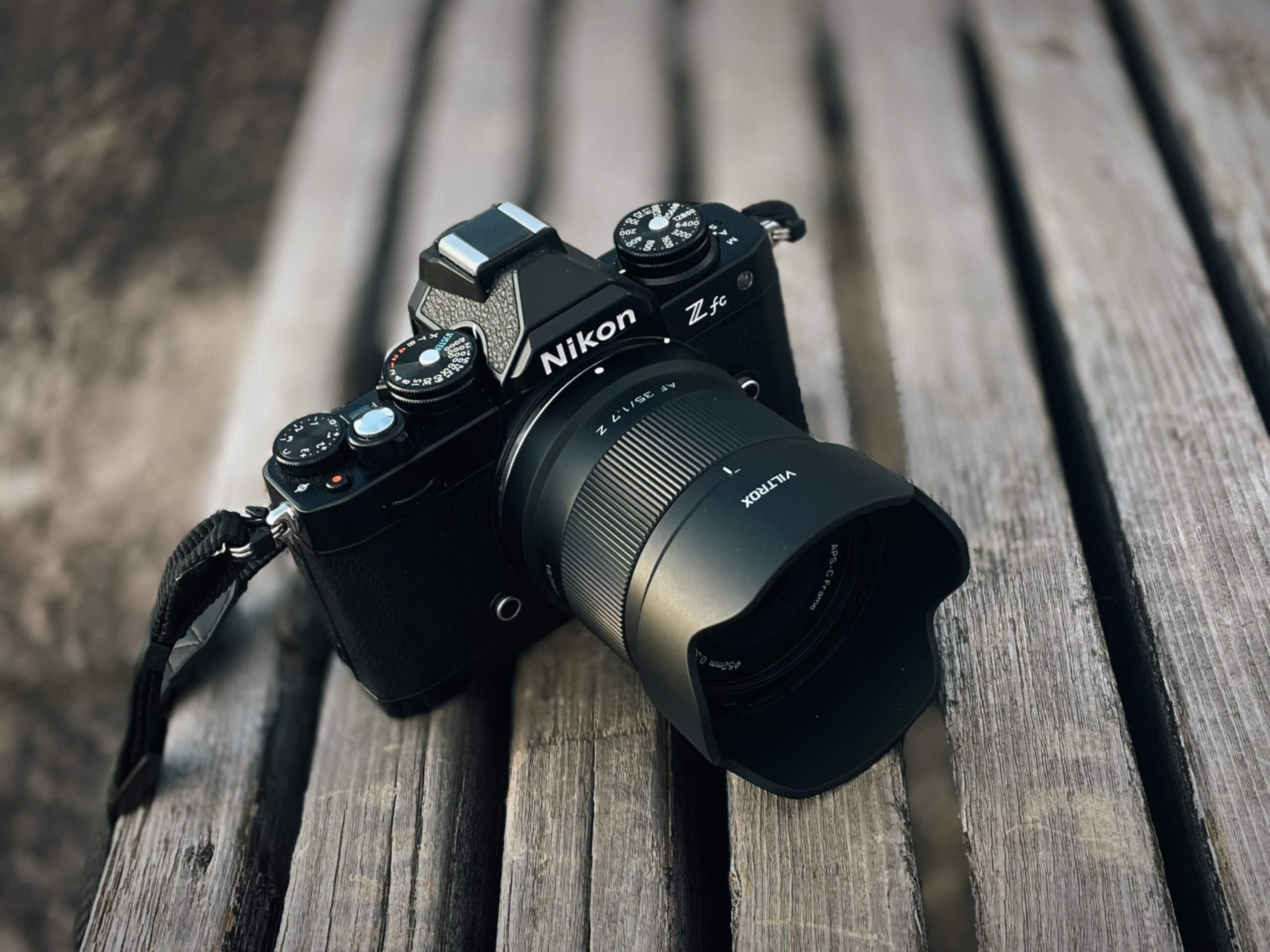 軽量コンパクトな新AFレンズ〈VILTROX AF 35mm f1.7〉をNikon Z fcで