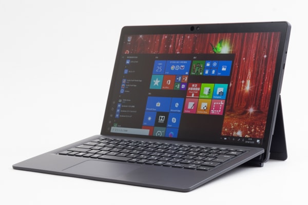 dynabook DZ83/J レビュー：2種類のキーボードが付属する異色の2-in-1