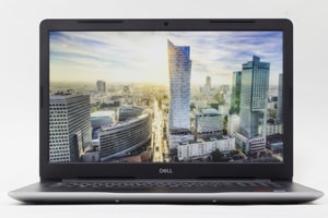 デル Inspiron 17 3000 (3780) レビュー：キレイで見やすい大画面