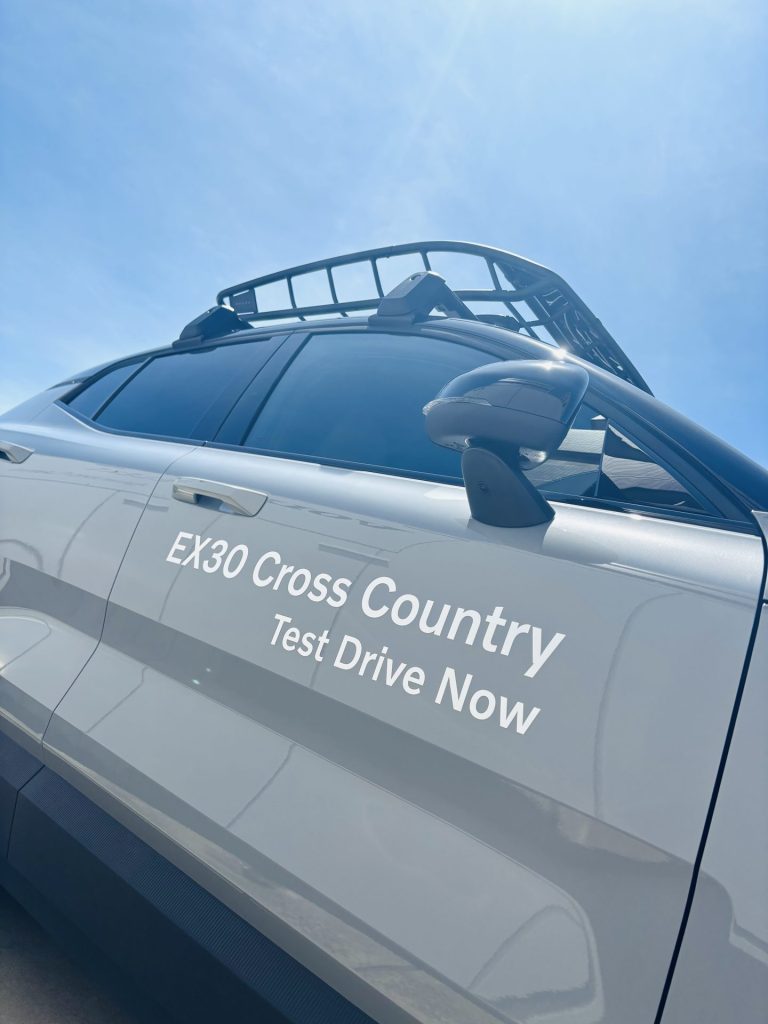 Volvo EX30 Cross Country フロントグリルデザインのご紹介 | ボルボ