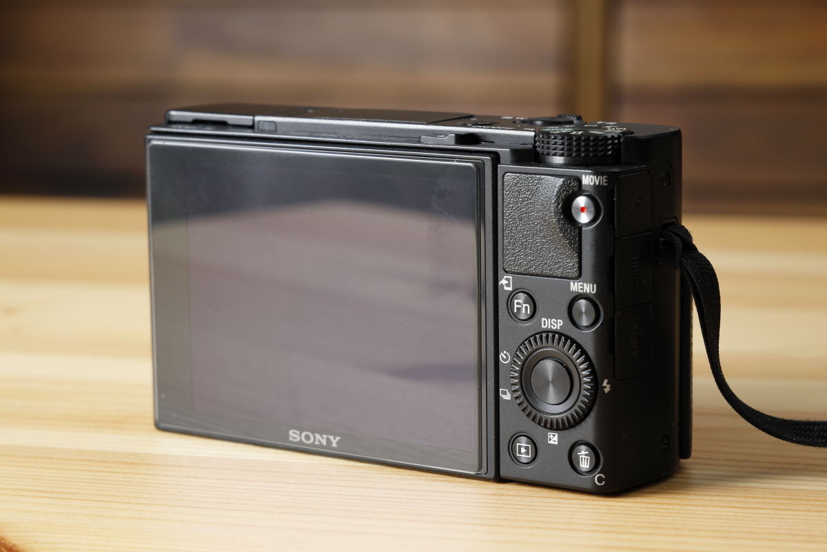 ソニーの高級コンデジ RX100M7 レビュー！スマホカメラからのステップ