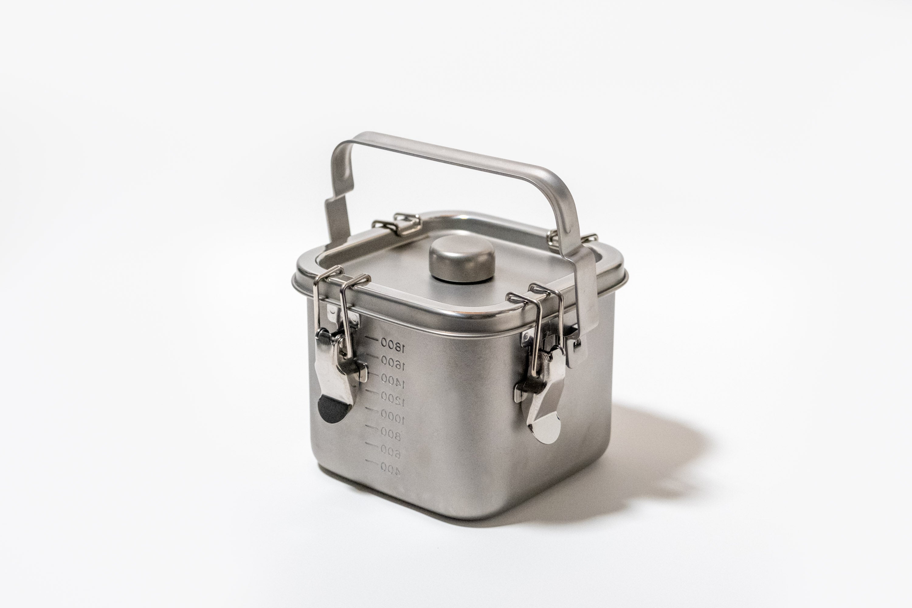 あの「給食缶ミニ」が角型になって登場！直火＆IH対応の保存容器