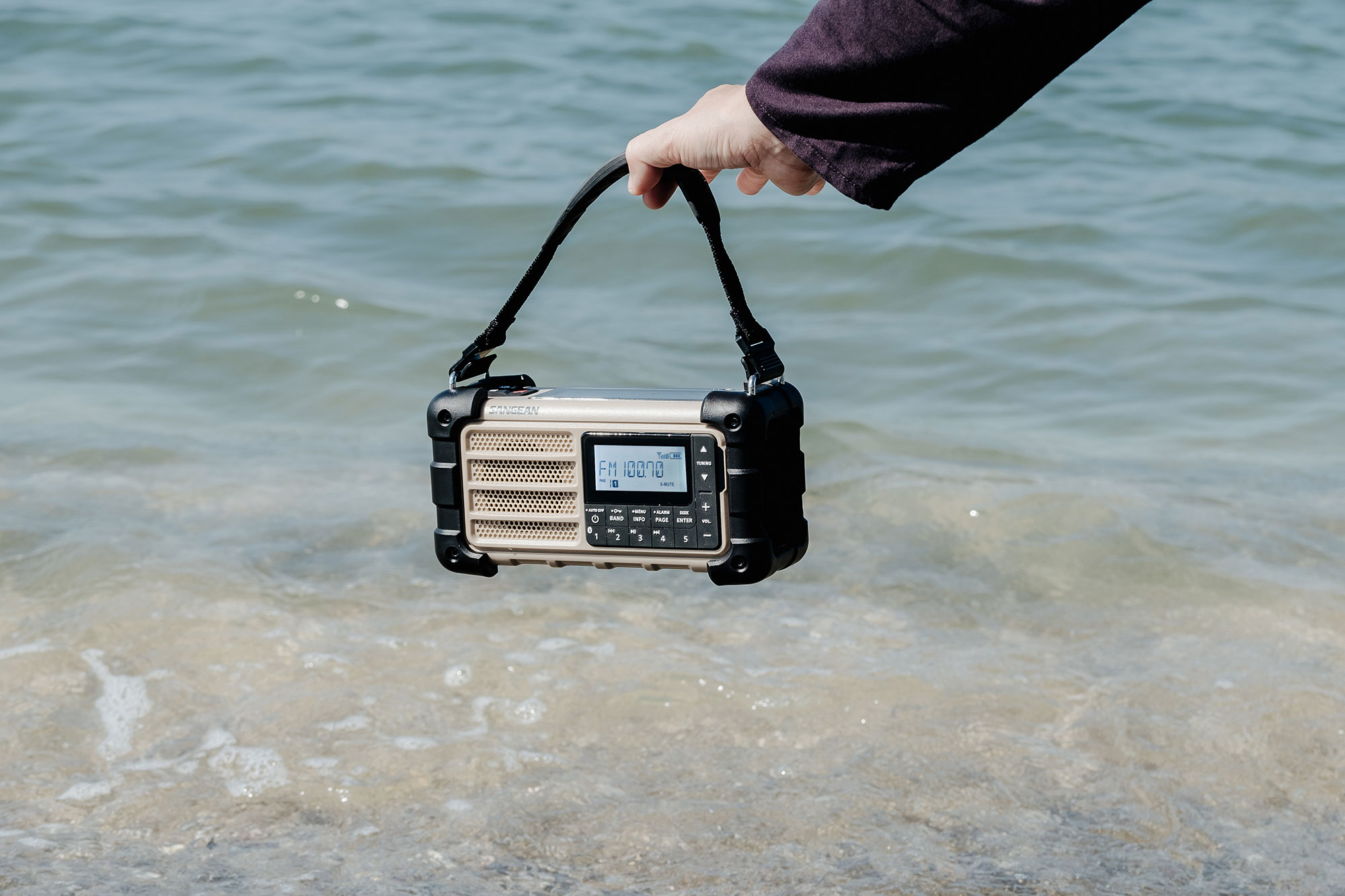 Sangean MMR-99J・AM/FM、Bluetooth、AUX、防塵・防水、手回し