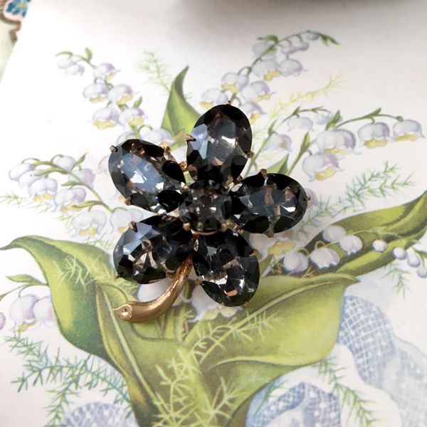 ベルリンガラスの花のブローチ - アンティーク k-nuts