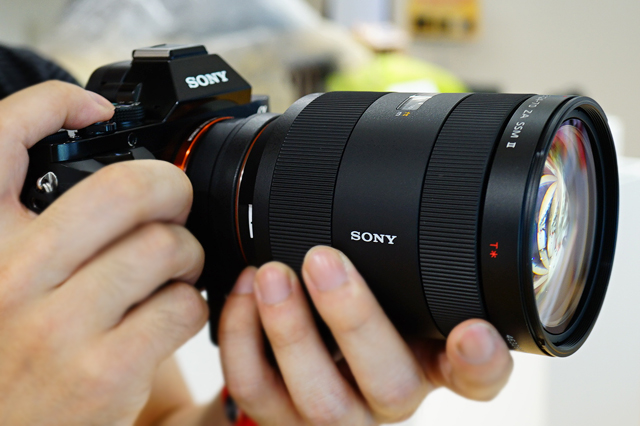 ソニーストアで、Aマウントレンズ「SAL1635Z2」、「SAL2470Z2」を